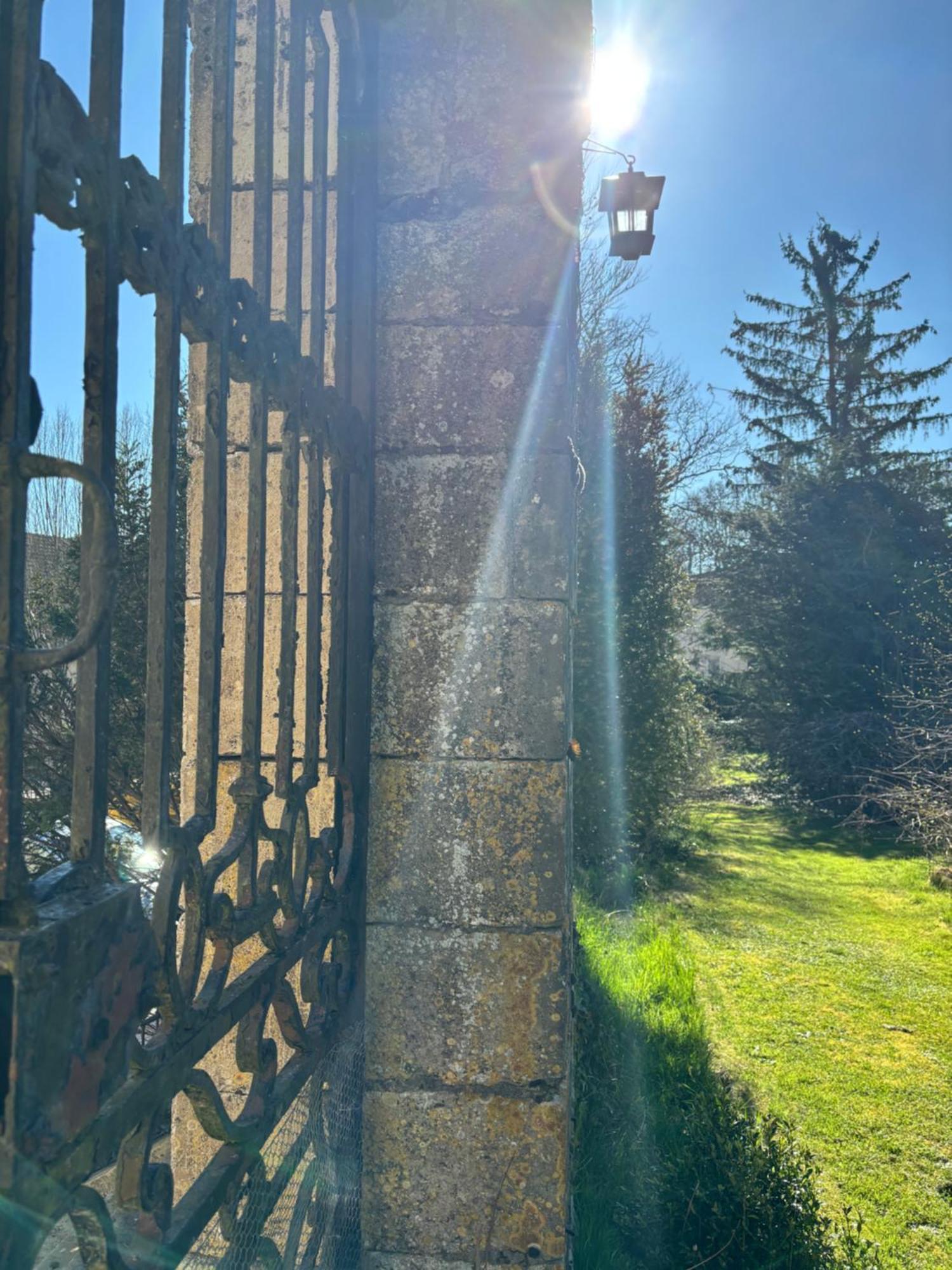 Chateau La Hussardiere Dampierre-sur-Salon Bagian luar foto